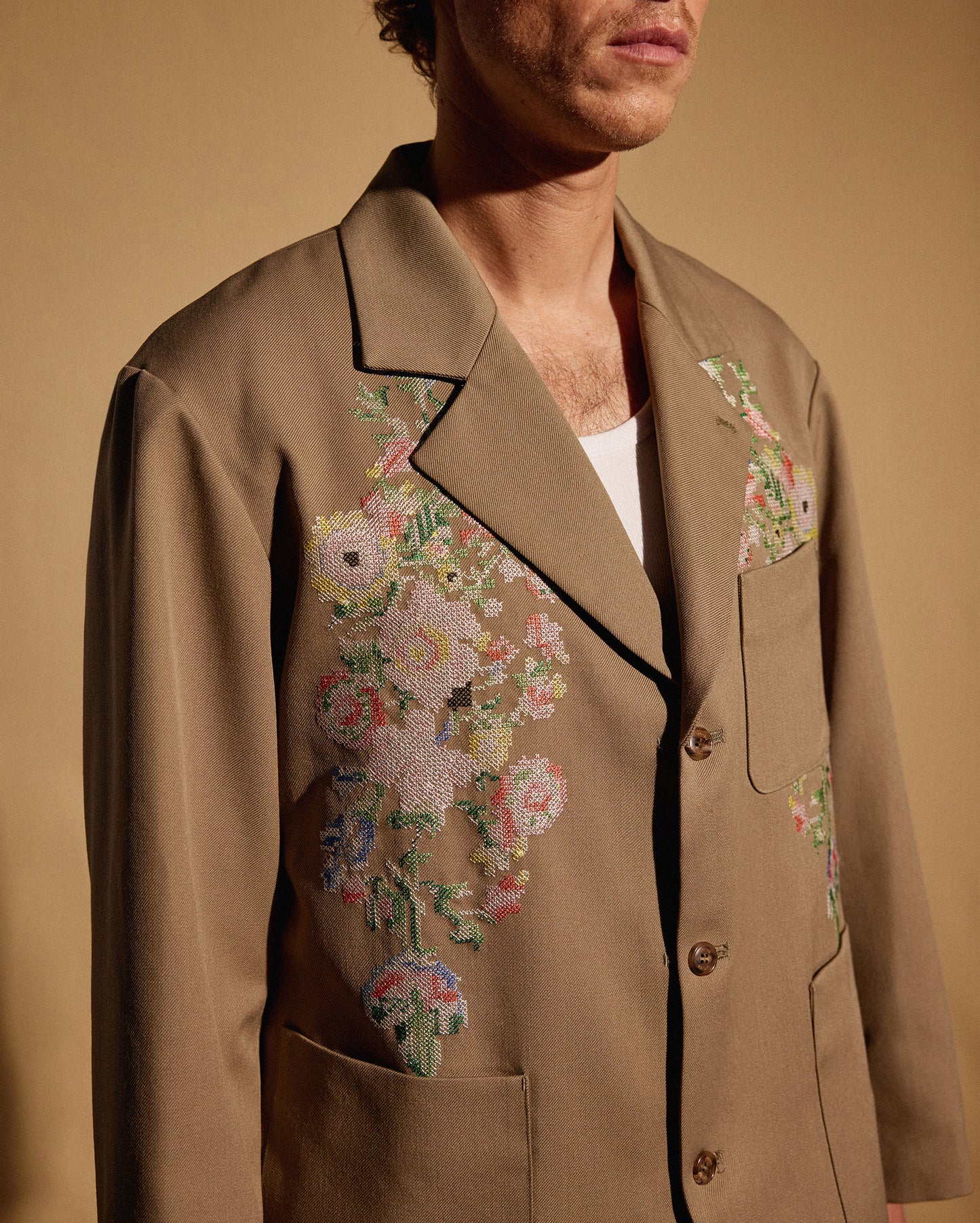 TRADITIONAL FLOWER JACKET - BEIGE