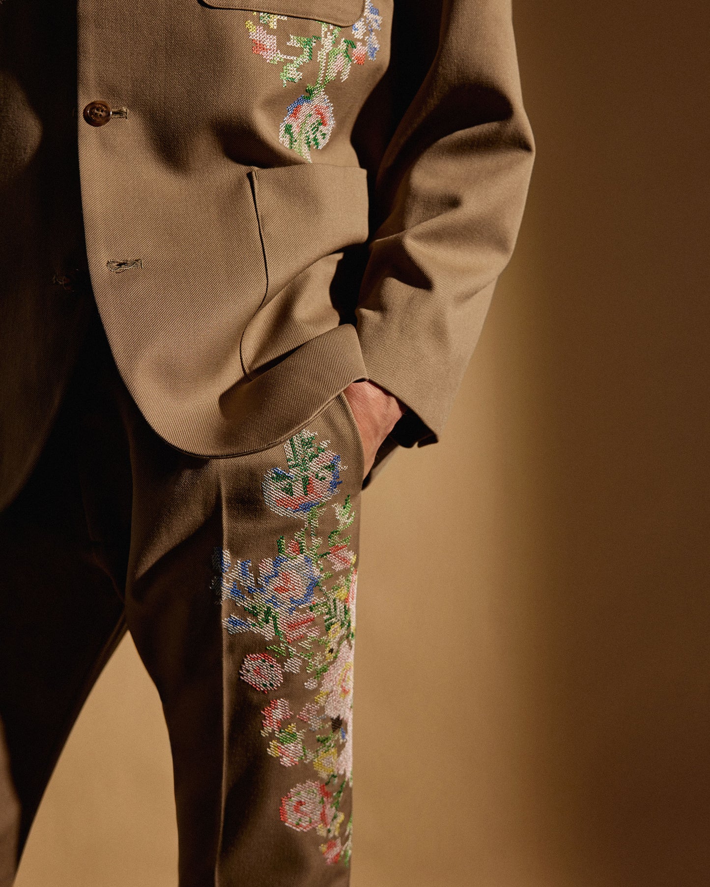 TRADITIONAL FLOWER PANTS - BEIGE