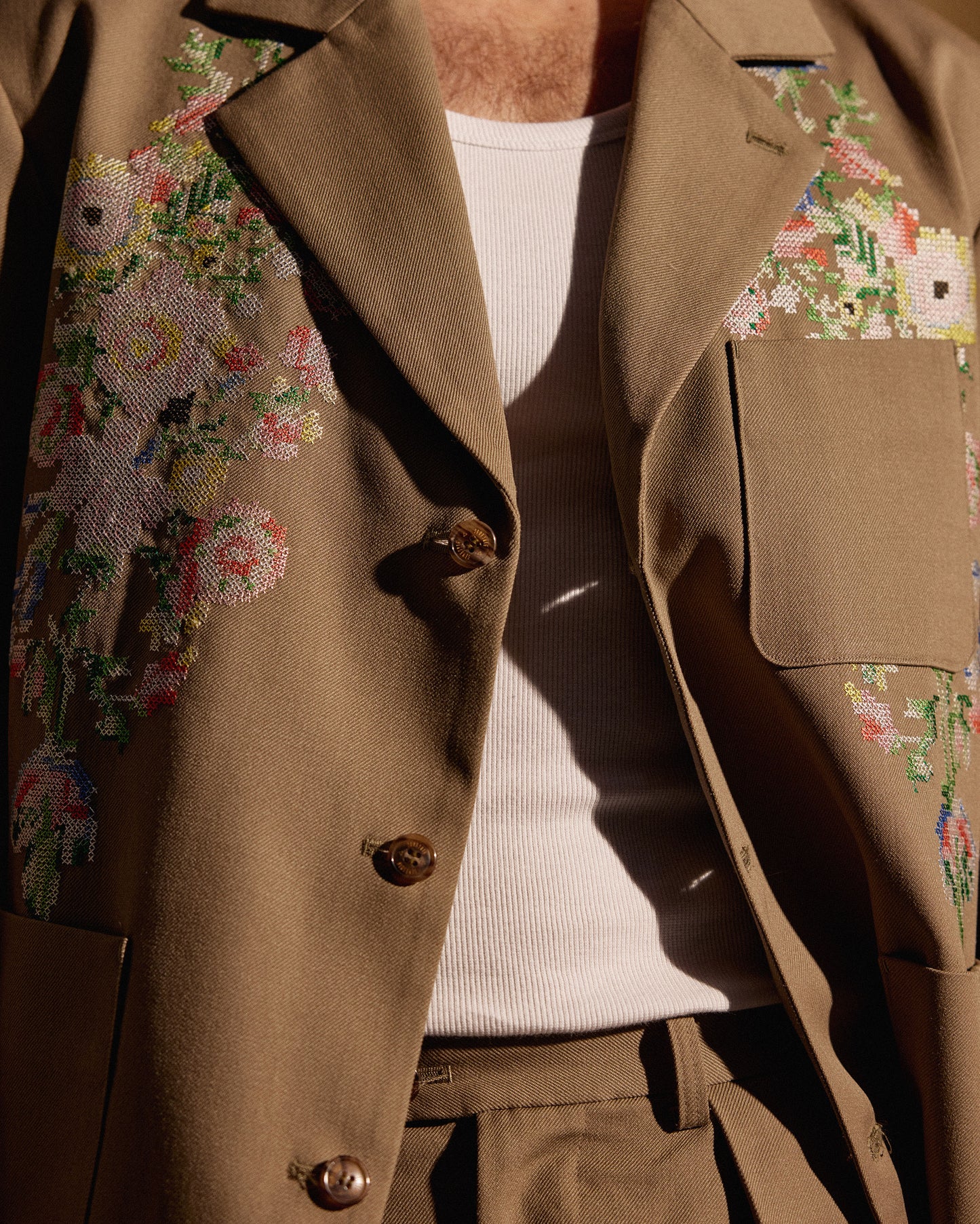 TRADITIONAL FLOWER JACKET - BEIGE