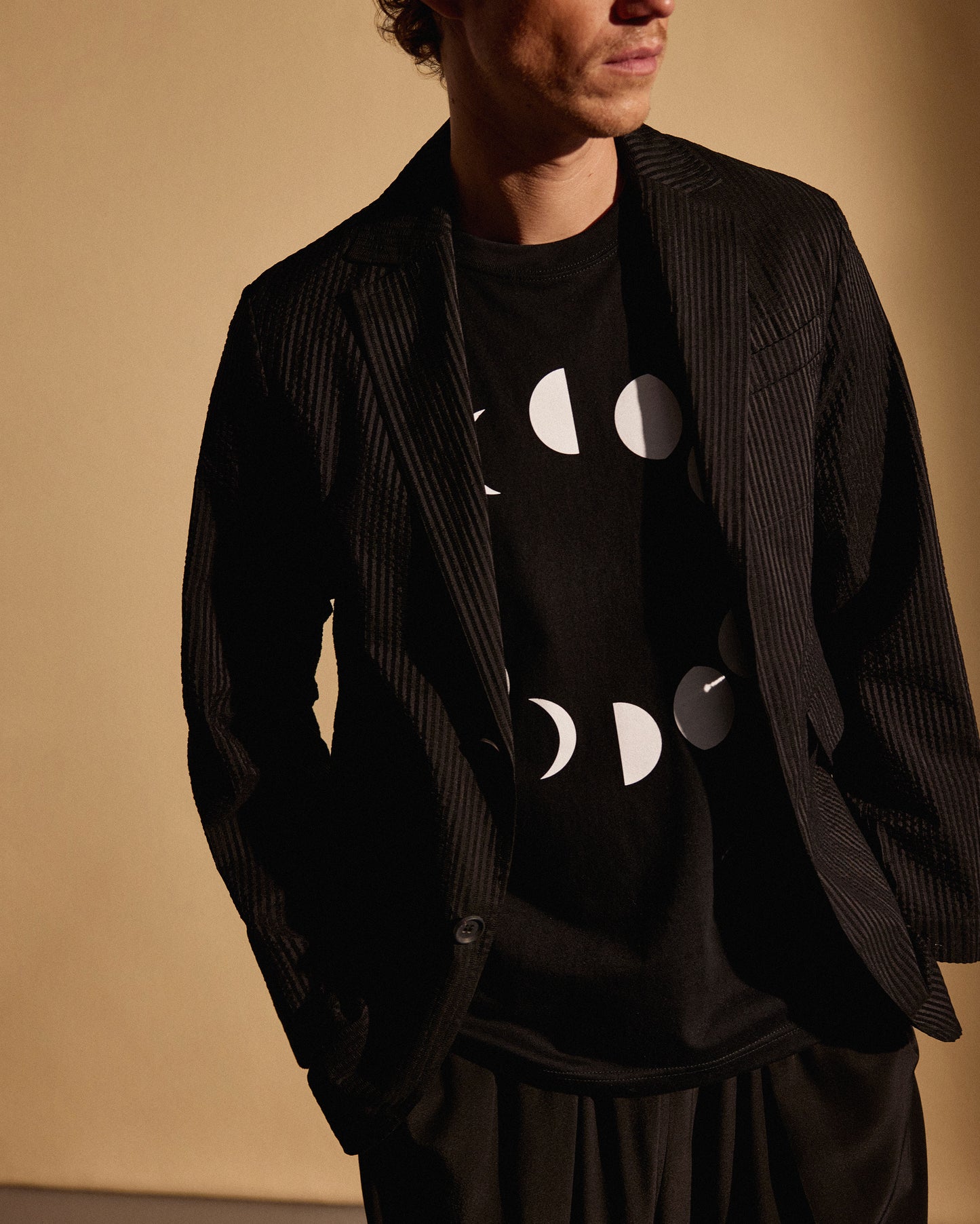 BLACK SEERSUCKER JACKET FROM POSTELEGANT