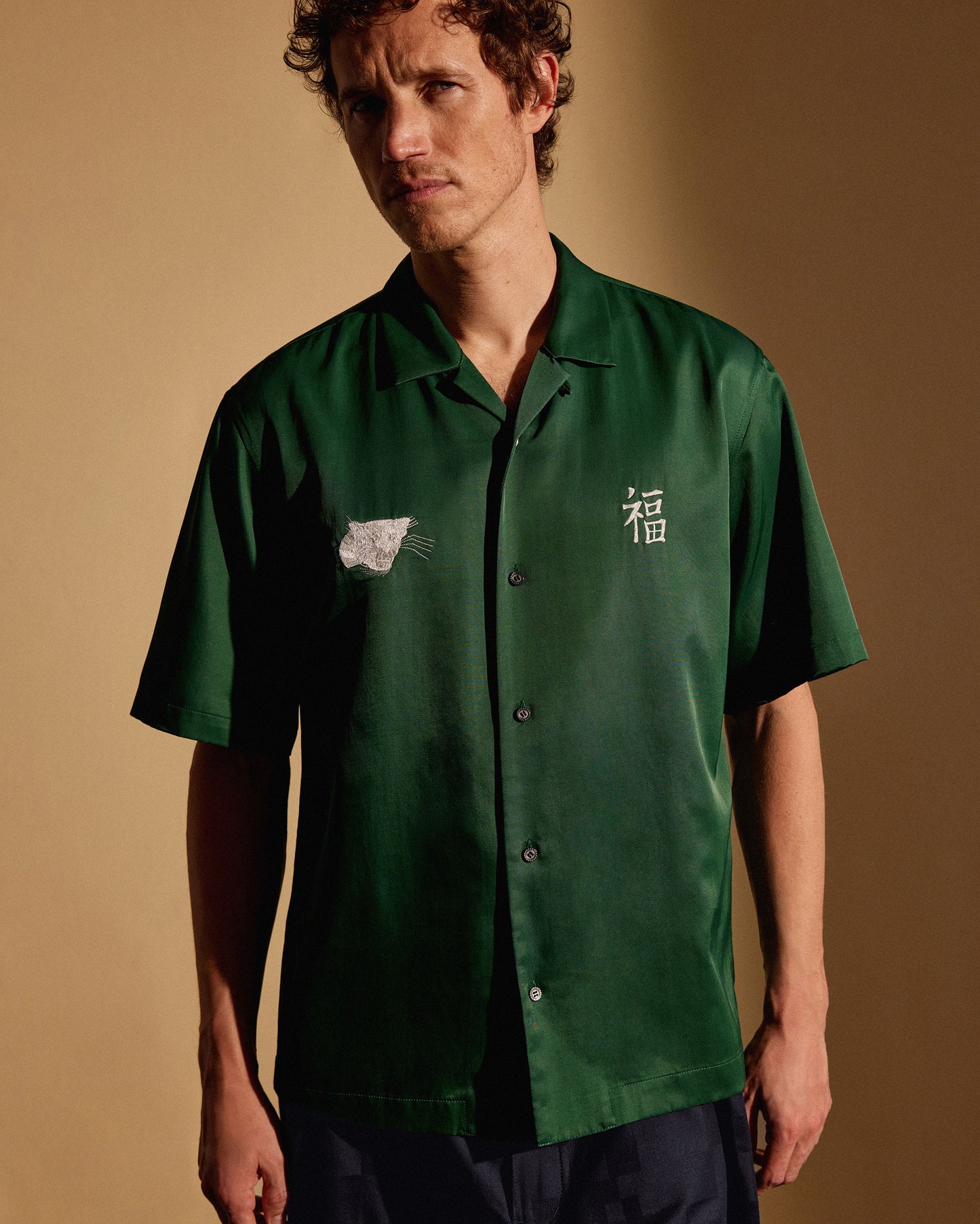 PHOTOCHROMATIC EMBROIDERY SHIRT