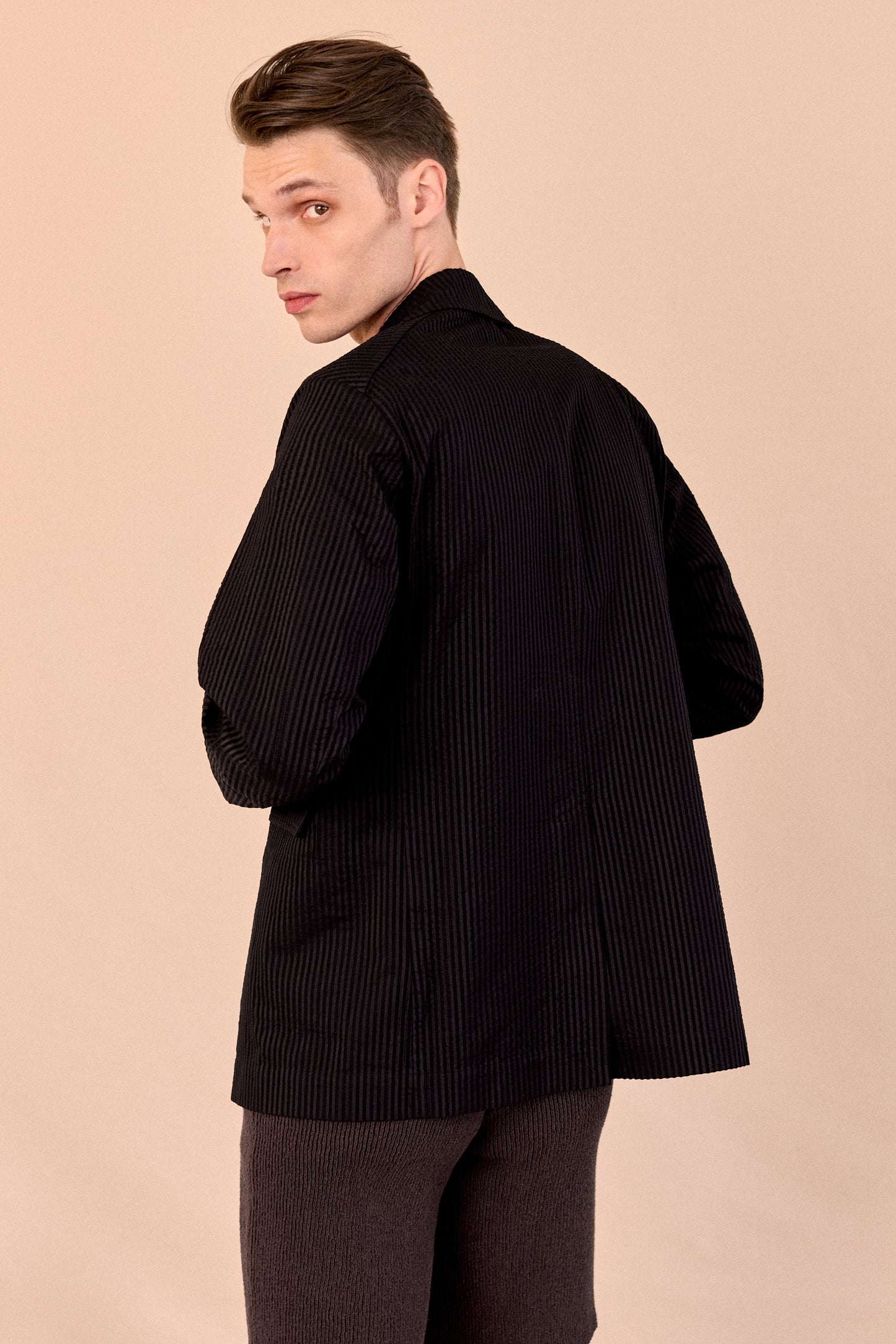 SEERSUCKER JACKET - BLACK